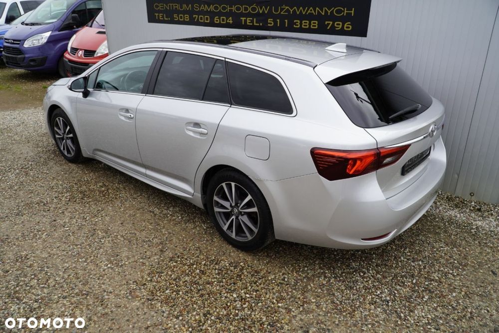 Toyota Avensis 2.0 D-4D Premium - 40