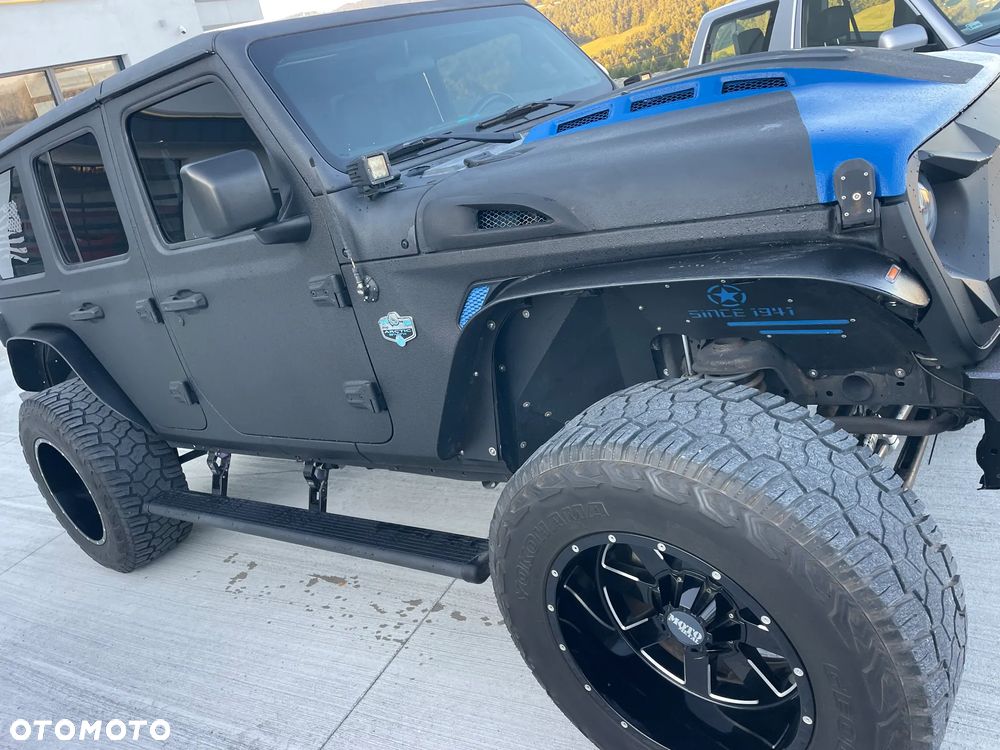Jeep Wrangler - 11