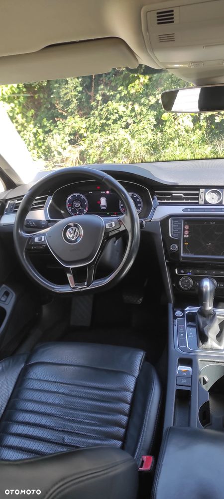 Volkswagen Passat - 14