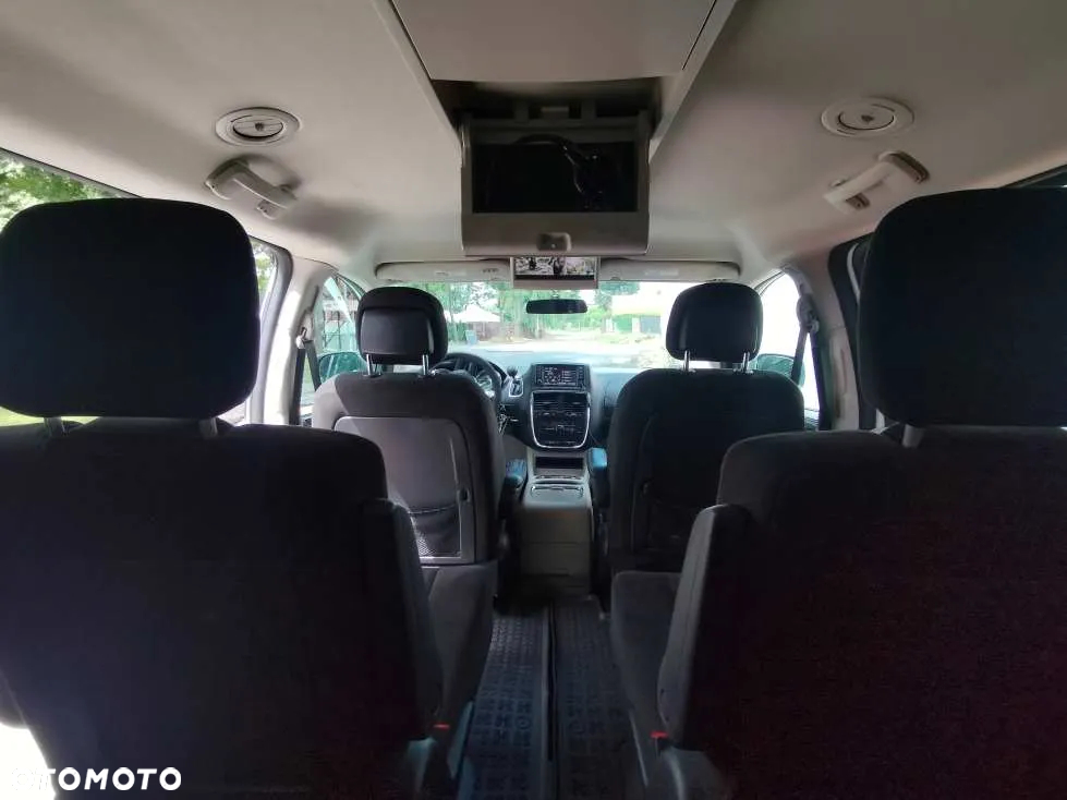 Dodge Grand Caravan - 6