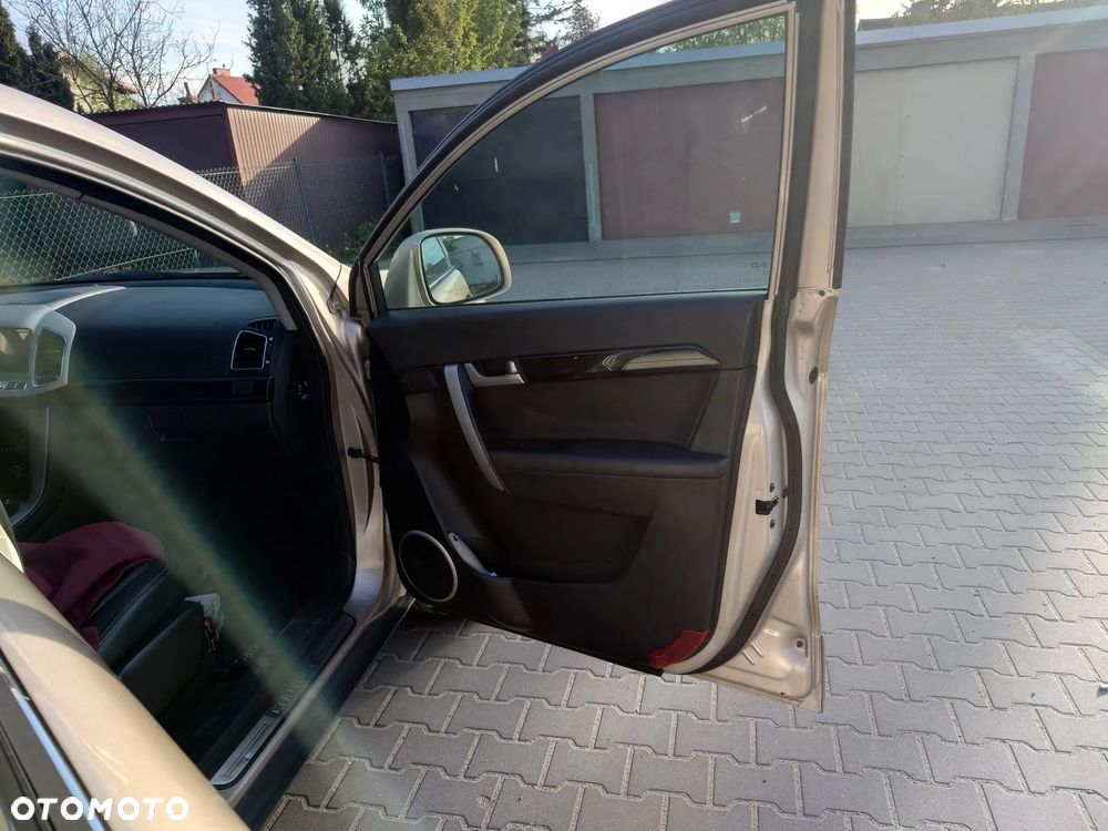 Chevrolet Captiva 2.2 D LTZ - 8