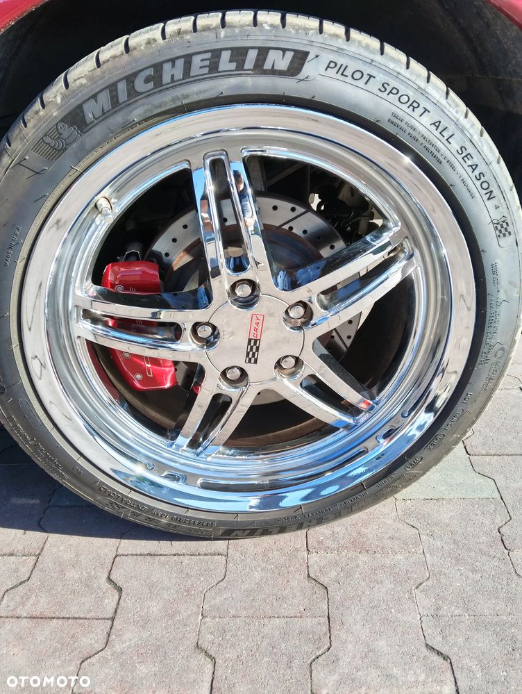 Chevrolet Corvette - 15