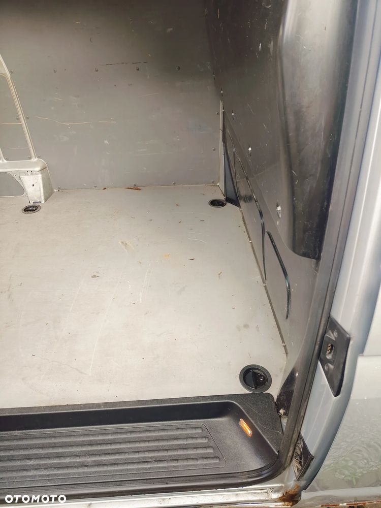 Volkswagen T5 - 25