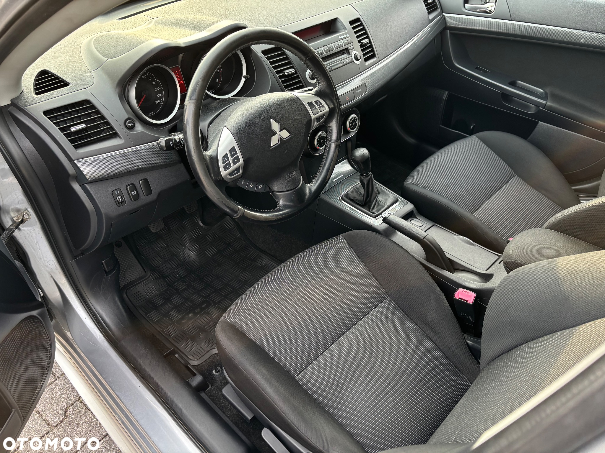 Mitsubishi Lancer 1.8 Invite - 17