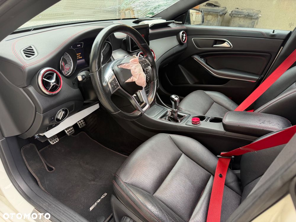 Mercedes-Benz CLA 180 AMG Line - 9