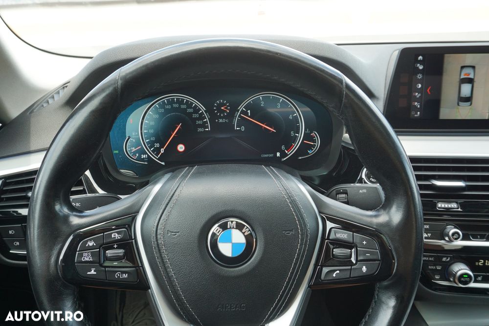 BMW Seria 5 530d xDrive AT - 28