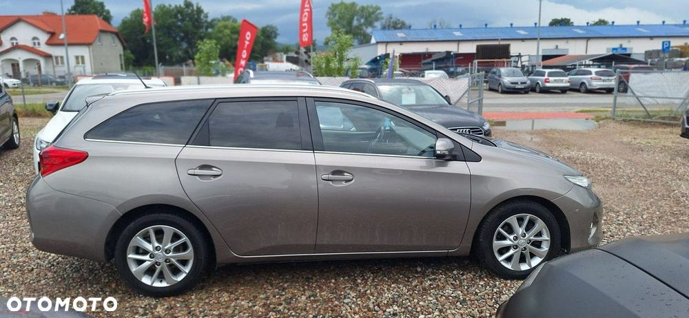 Toyota Auris - 5