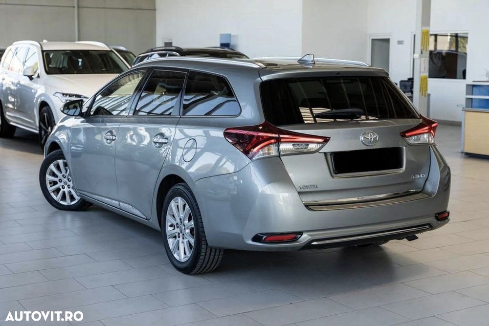 Toyota Auris 1.6 D-4D Comfort - 3