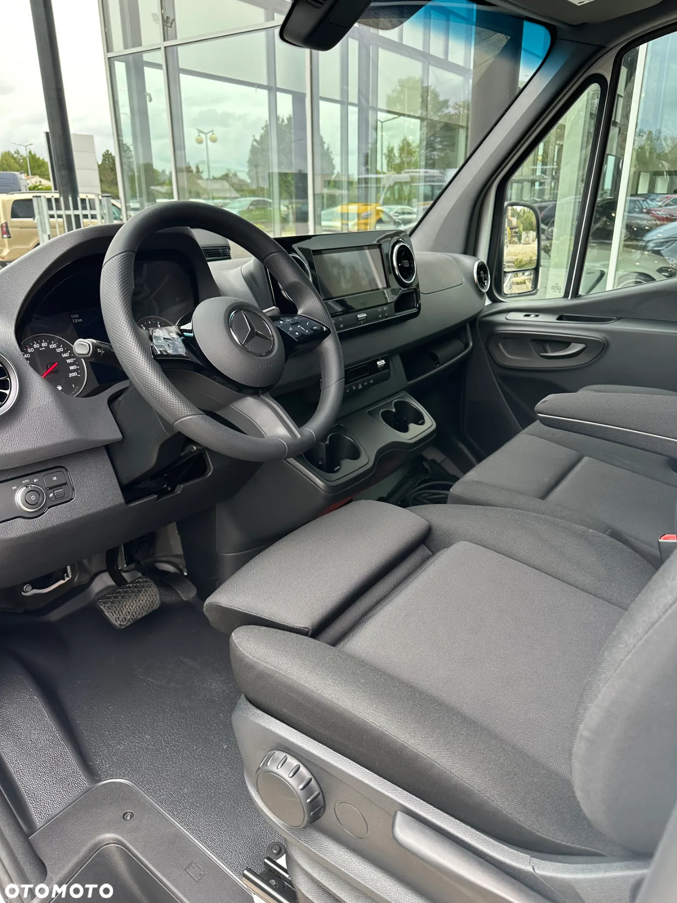 Mercedes-Benz Sprinter - 9