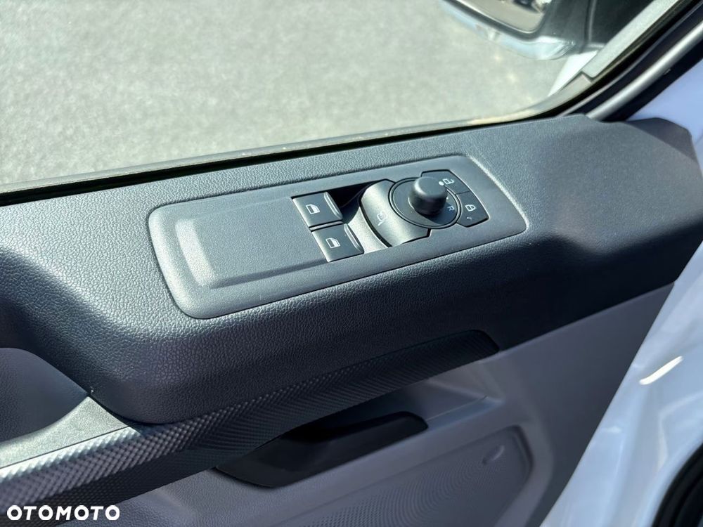 Ford Transit Custom Van L2H1 PHEV 232KM A1 Trend - 19