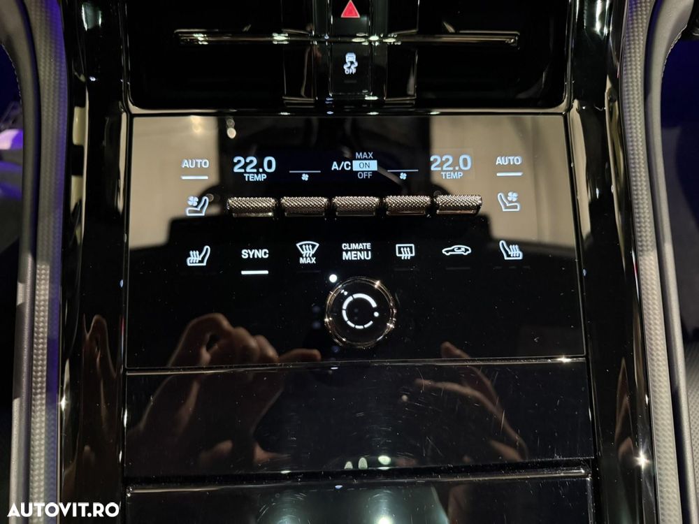 Porsche Panamera - 25