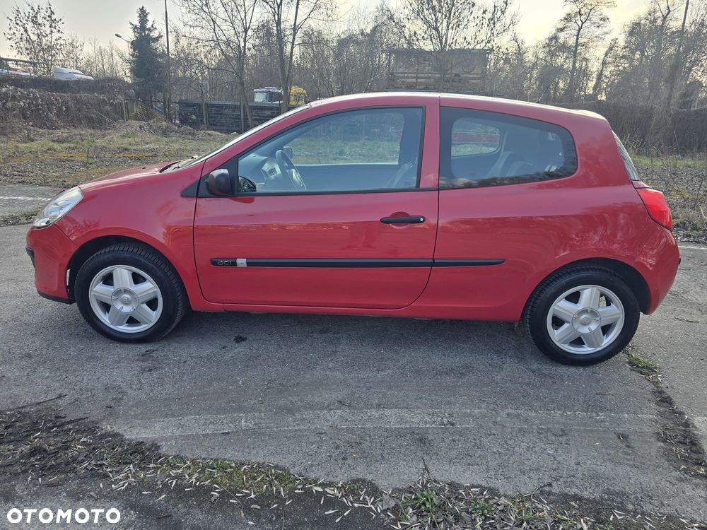 Renault Clio - 2