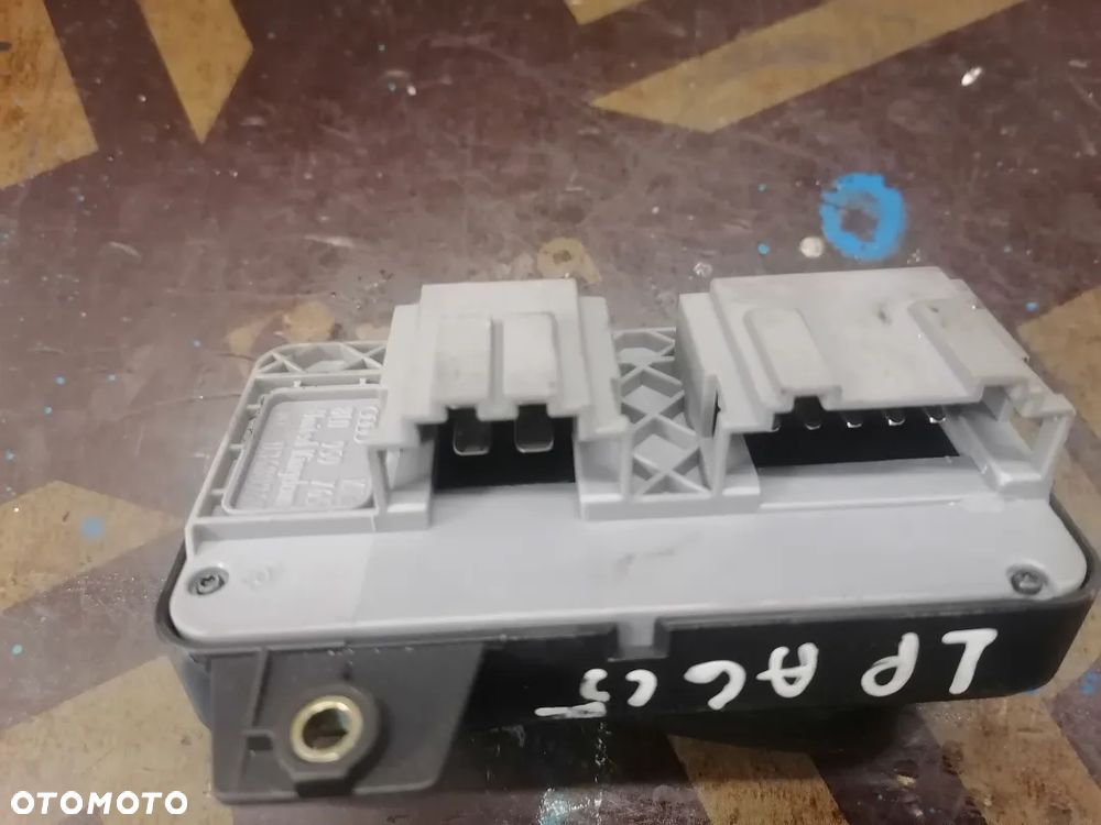 Przełącznik Regulacji Fotela L Lub P Góra Dół Audi A6 C5 A3 8L - 8