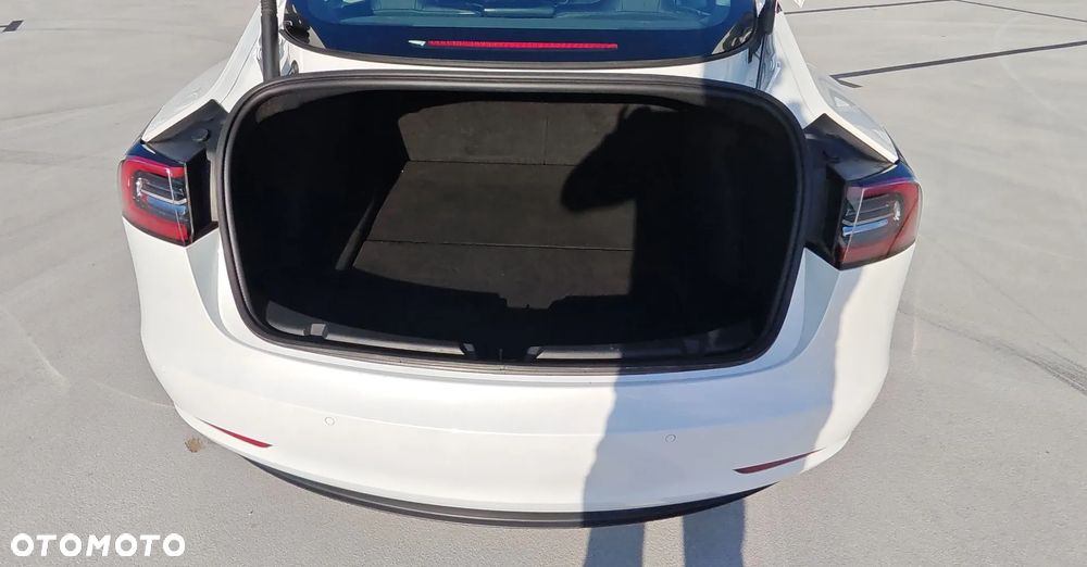 Tesla Model 3 - 28