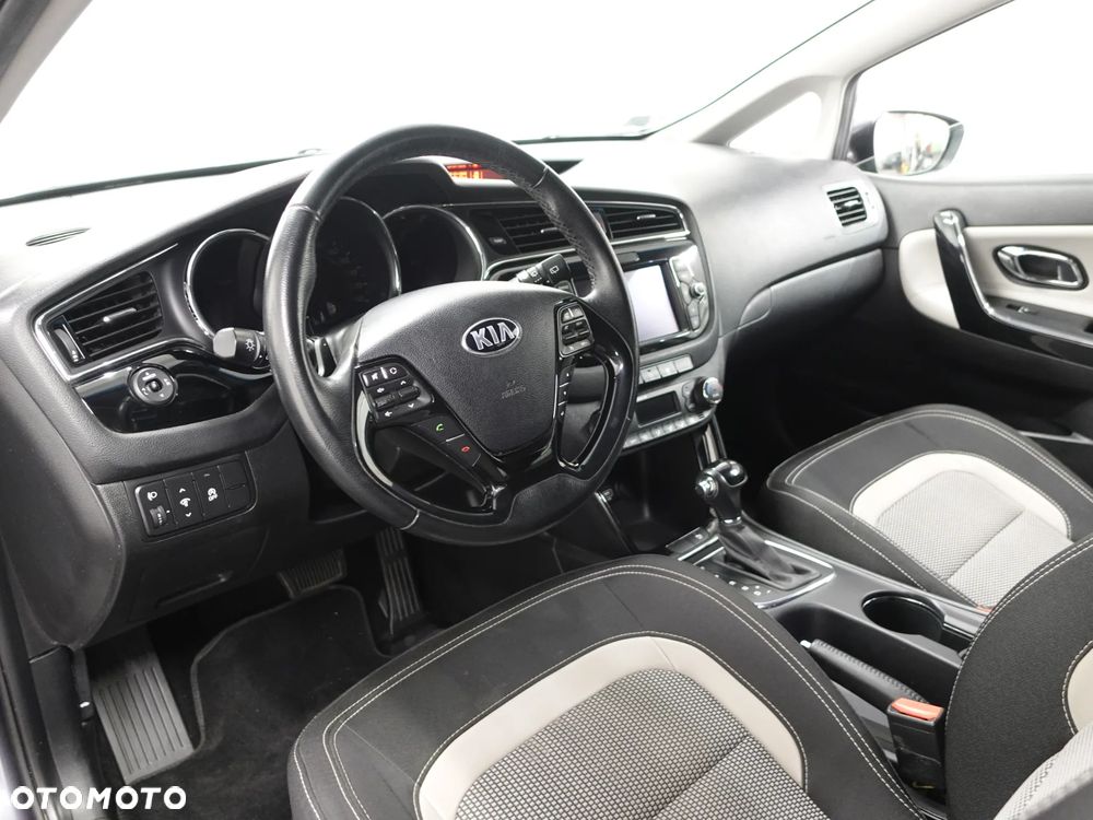 Kia Ceed 1.6 CRDi 136 DCT ISG Spirit - 19