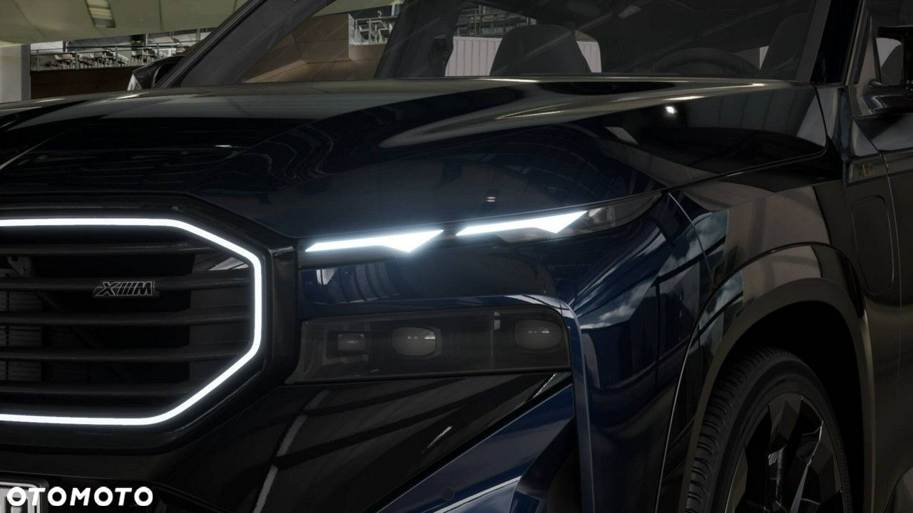 BMW XM - 7