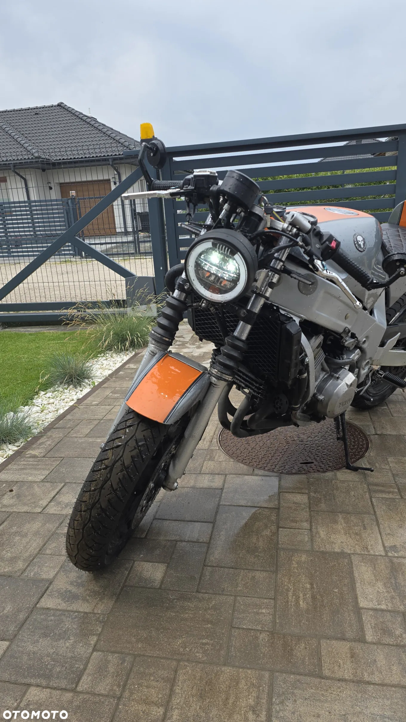 Yamaha FZR - 6