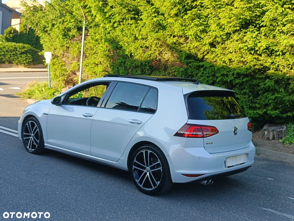 Volkswagen Golf GTD 2.0 TDI SCR DSG - 3
