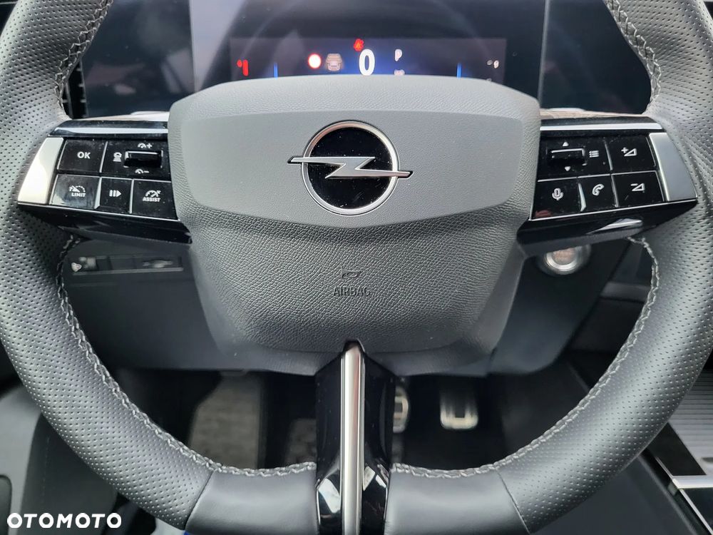 Opel Astra VI Sports Tourer 22 - 21