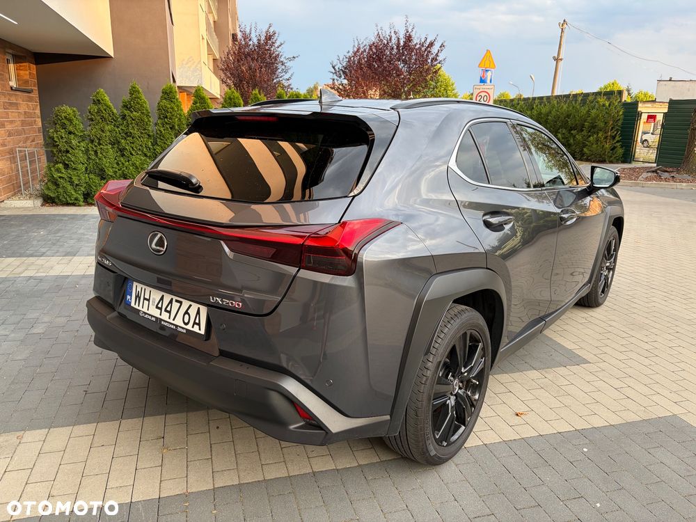 Lexus UX - 24