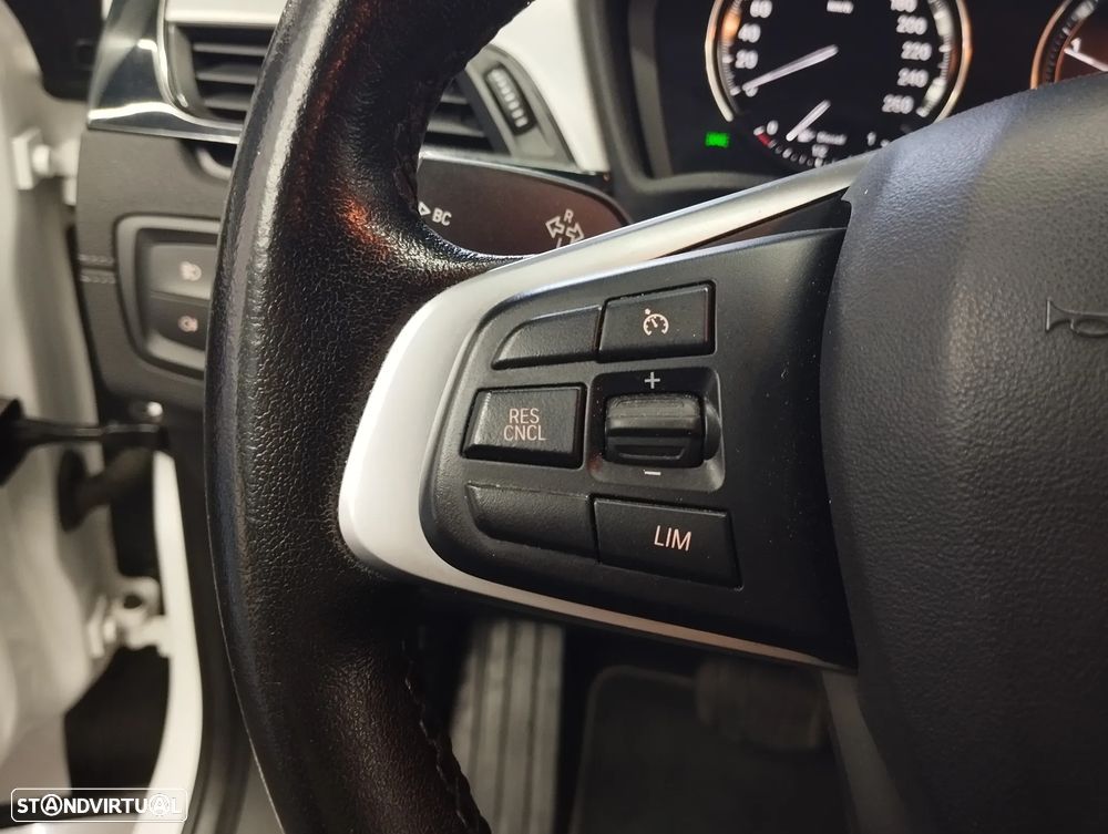 BMW X2 18 d sDrive Auto — fotografia 23
