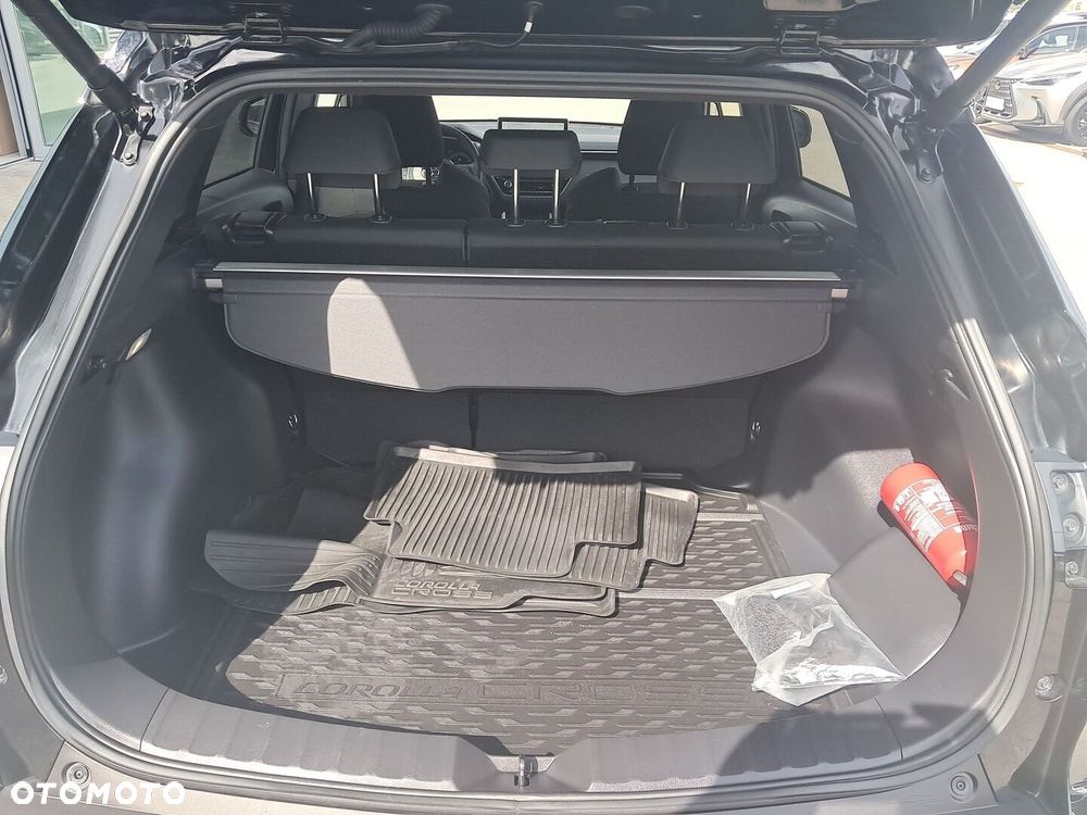 Toyota Corolla Cross - 12