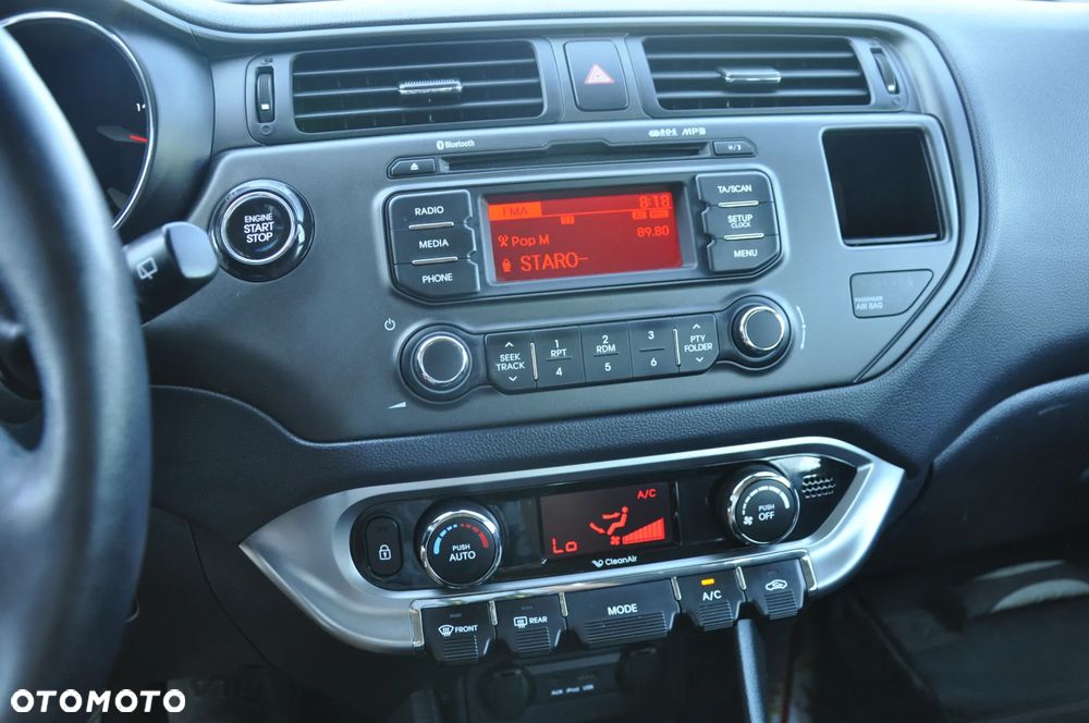 Kia Rio 1.2 Dream Team Edition - 16