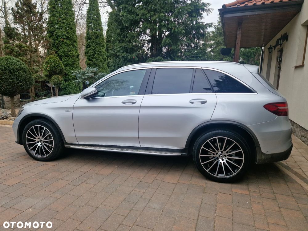 Mercedes-Benz GLC 250 d 4Matic 9G-TRONIC AMG Line - 36