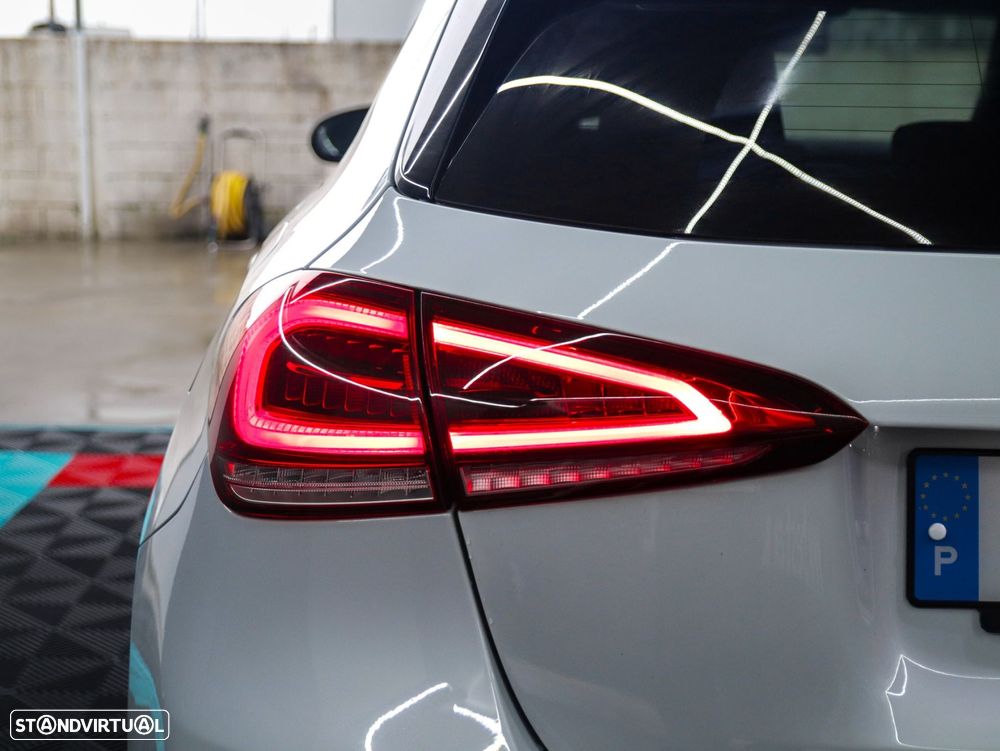 Mercedes-Benz A 250 e 8G-DCT AMG Line - 13