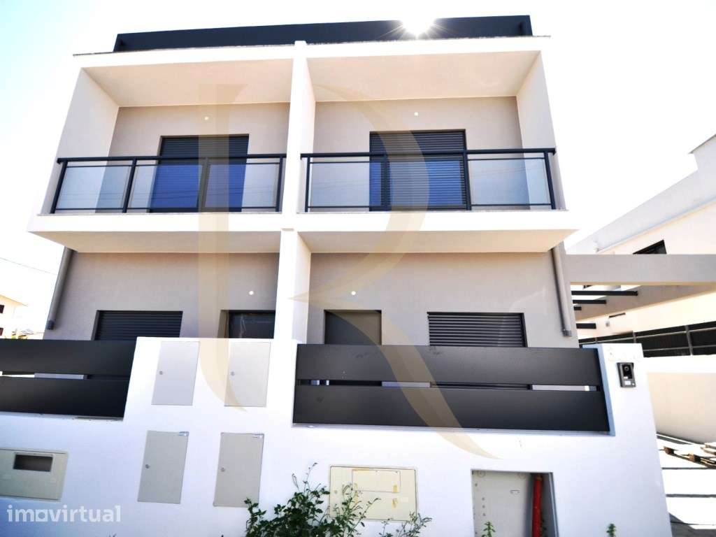 Moradia nova geminada T4 triplex - Grande imagem: 5/32