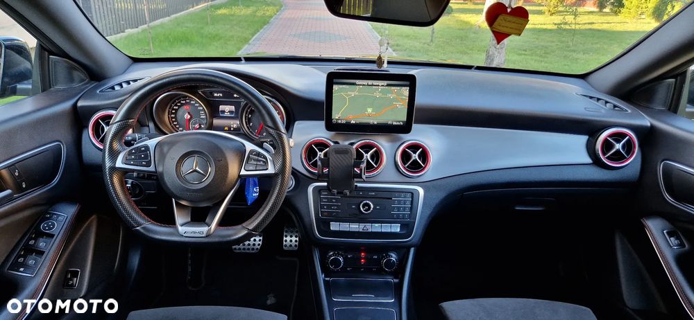 Mercedes-Benz CLA 200 7G-DCT AMG Line - 15