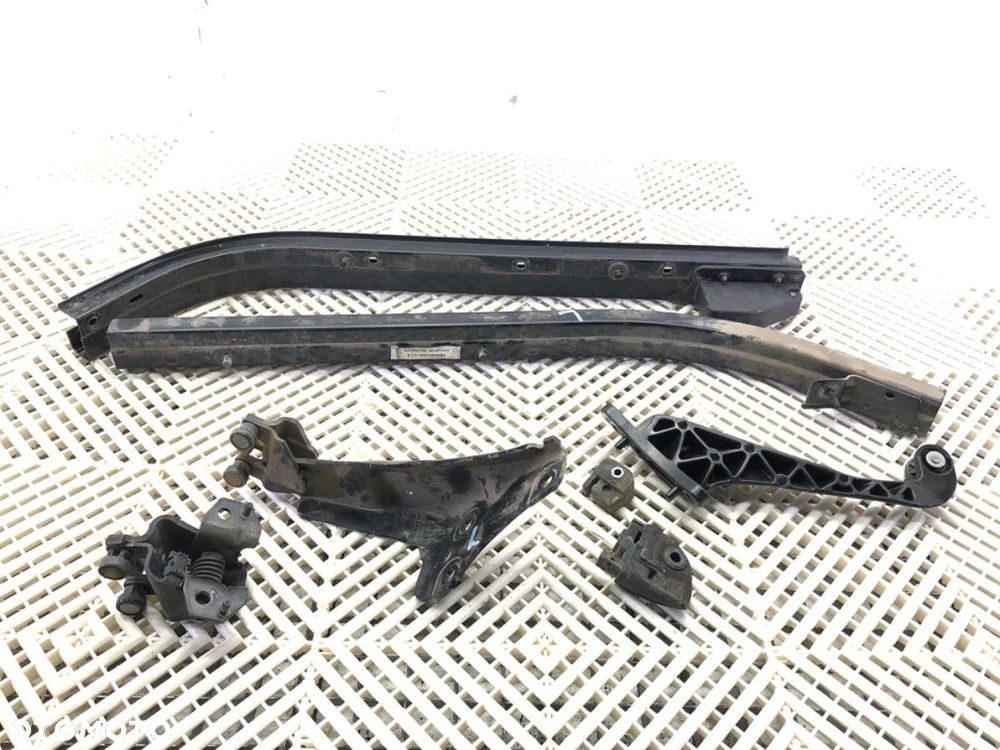 ROLKI DRZWI PRZESUWNYCH LEWE  PEUGEOT PARTNER Nadwozie pełne/minivan 2008 - 2022 1.6 HDi 66 kW [90 - 5