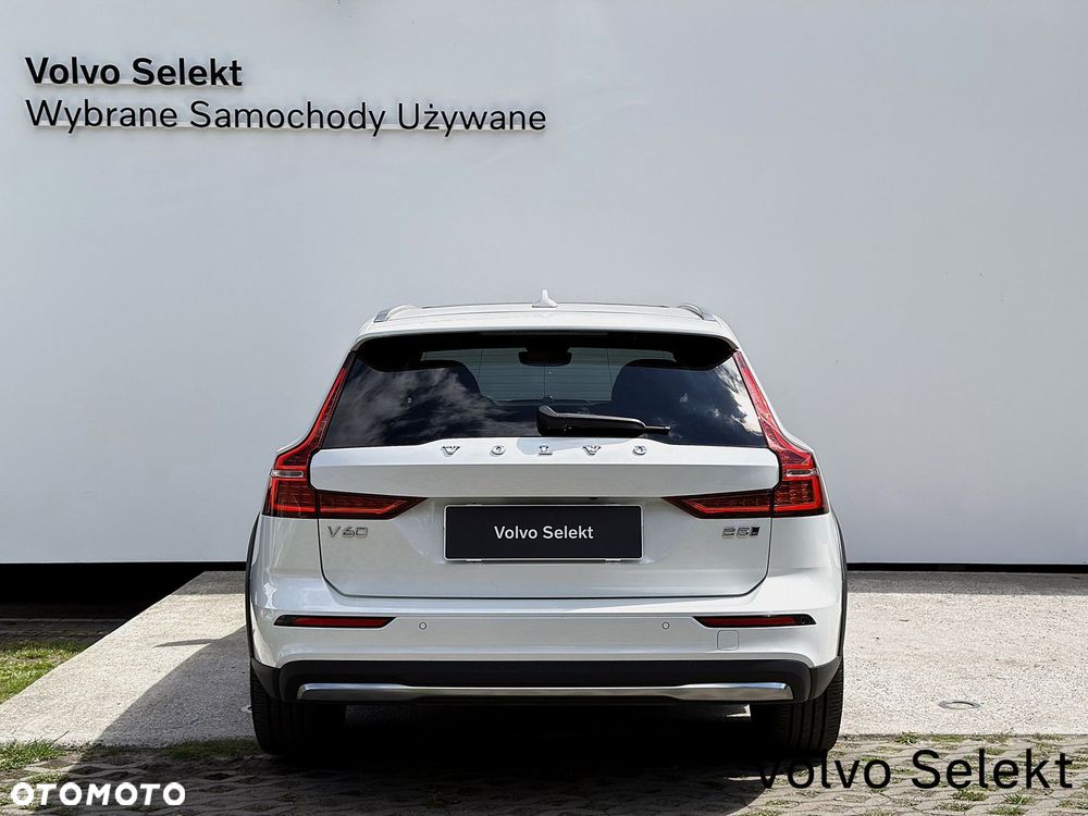 Volvo V60 Cross Country - 8