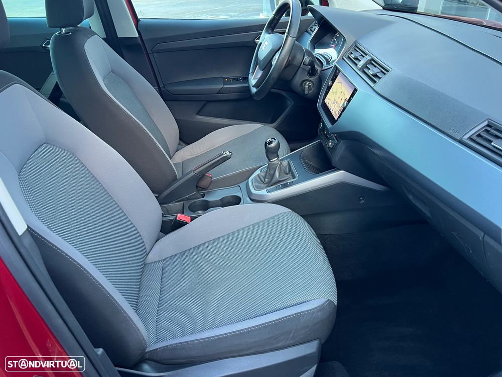 SEAT Arona 1.0 TGI FR - 11