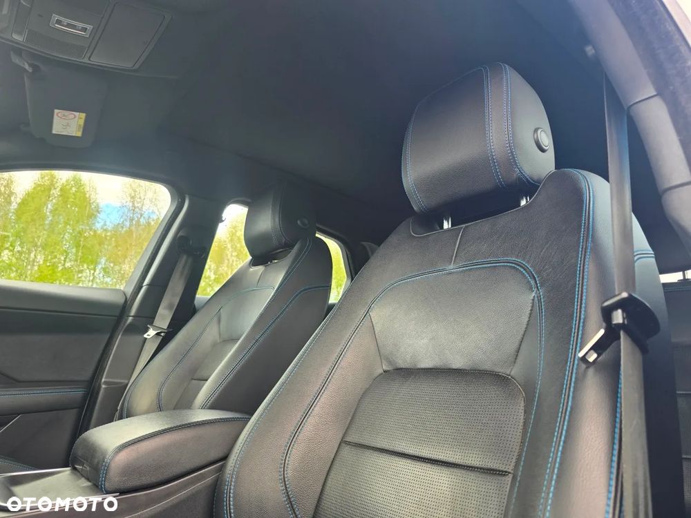 Jaguar E-Pace P200 AWD R-Dynamic - 28