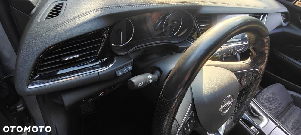 Opel Insignia - 12