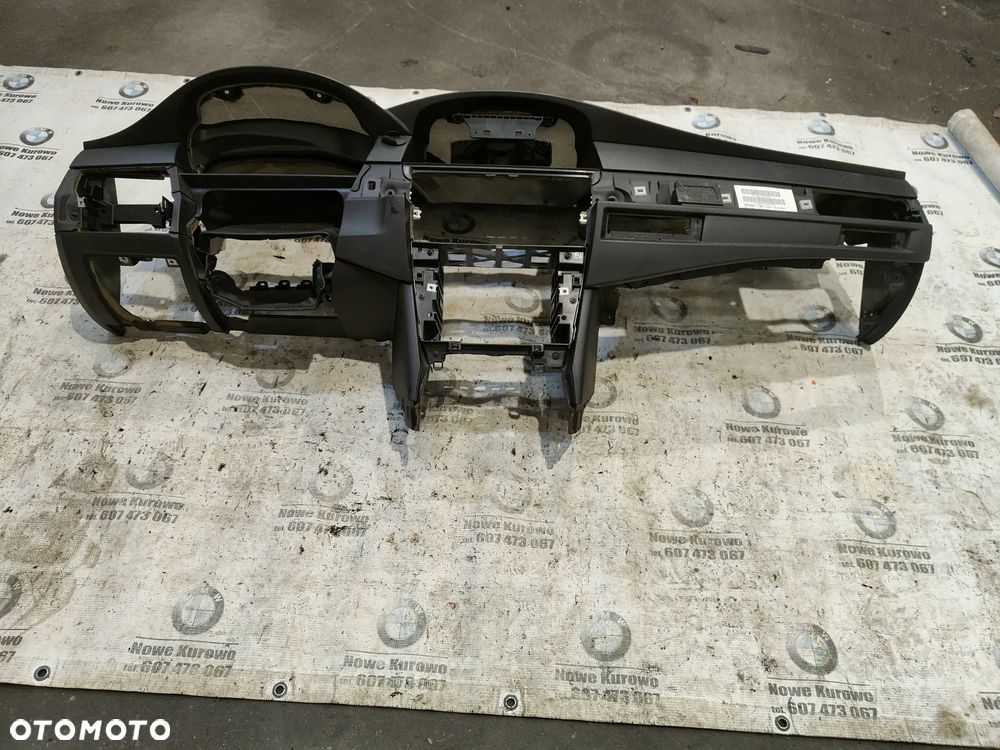 BMW E60 E61 Deska Rozdzielcza Konsola Na kluczyk 7063264 - 7
