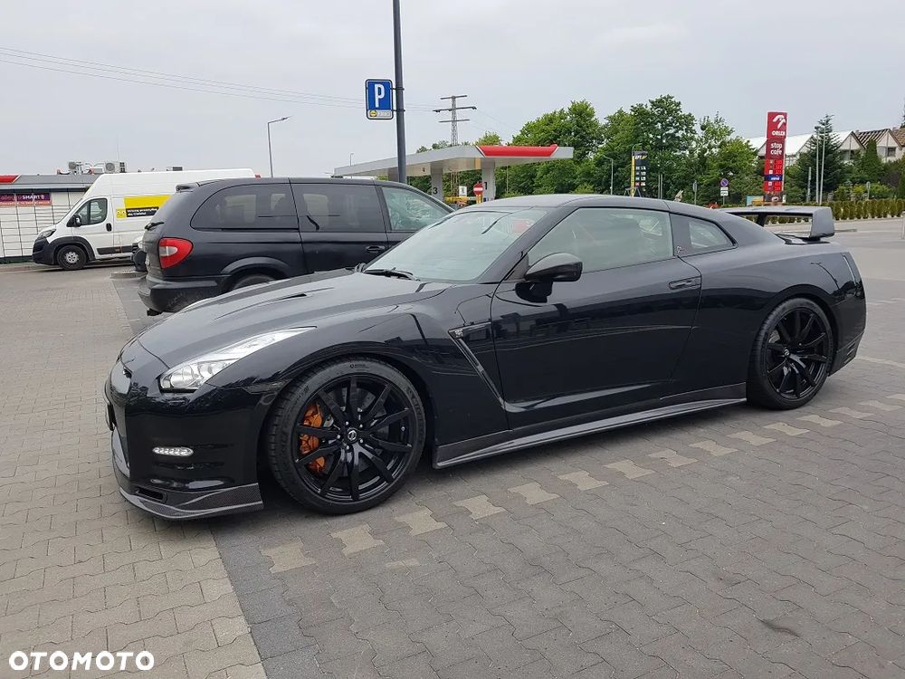 Nissan GT-R - 2