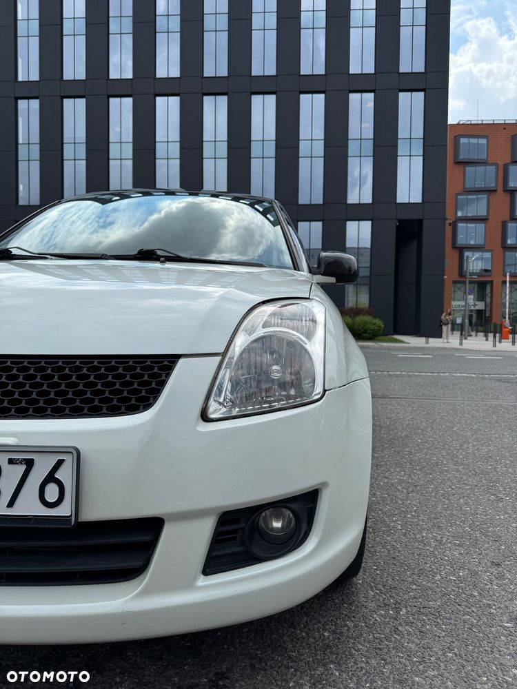 Suzuki Swift 1.3 Limited 25 - 10