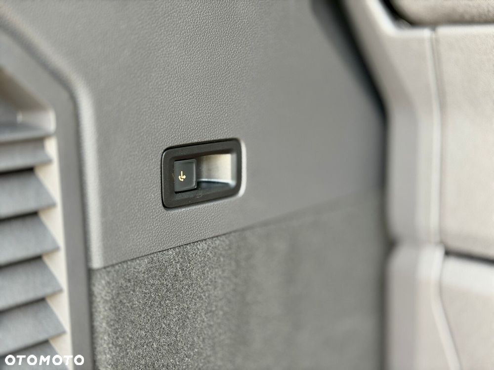 Volkswagen Multivan - 21