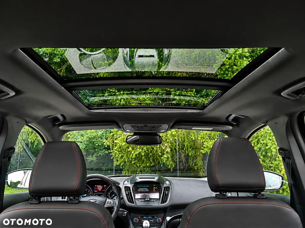 Ford Kuga 1.5 EcoBoost 2x4 ST-Line - 9
