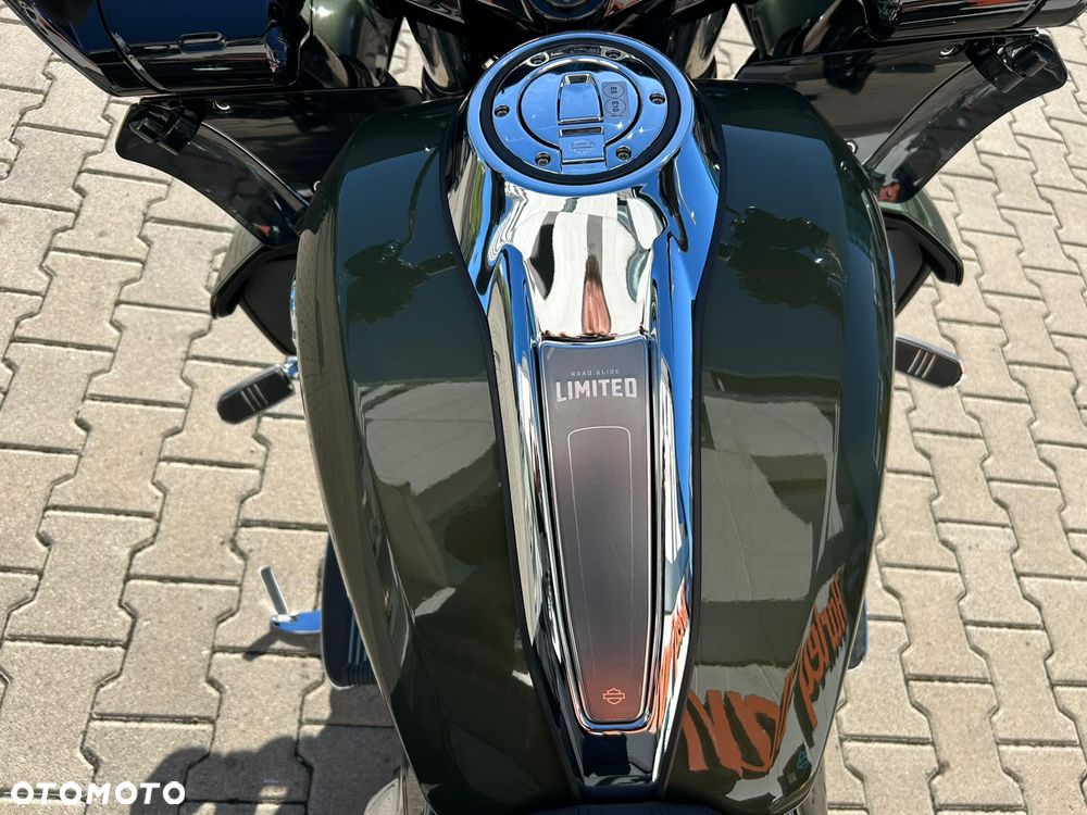 Harley-Davidson Touring Road Glide - 15
