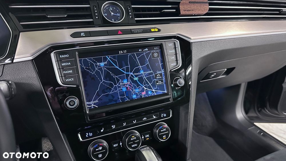 Volkswagen Passat 2.0 TDI SCR Highline DSG - 14