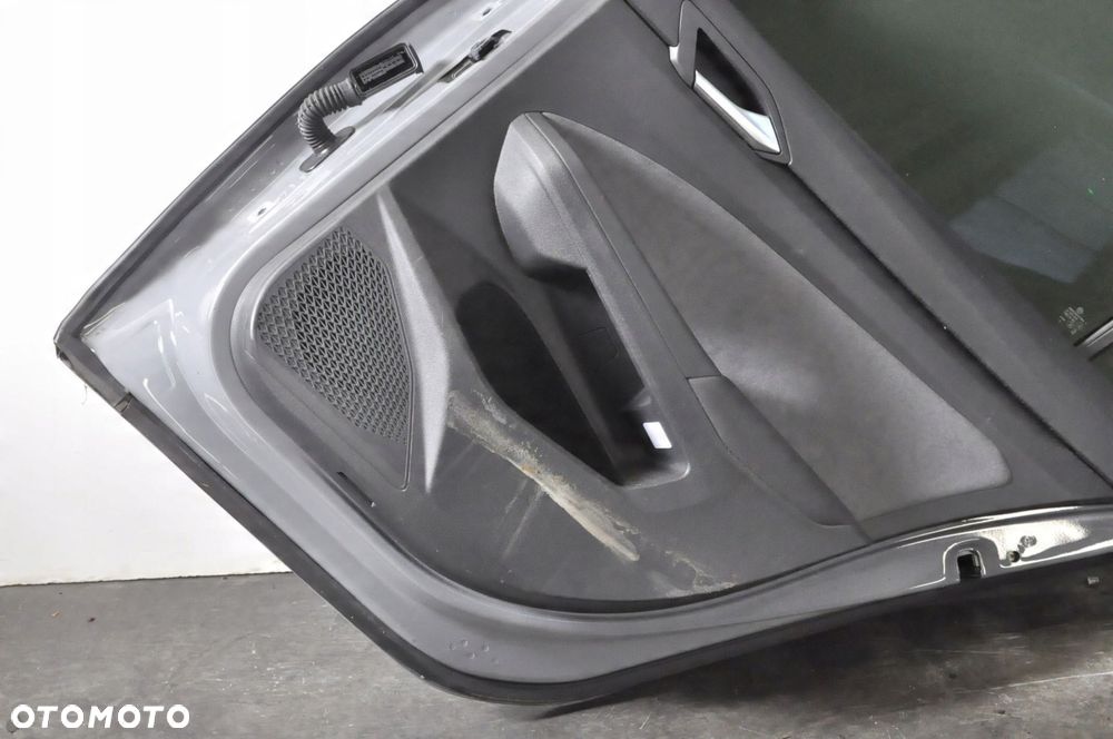 VOLKSWAGEN GOLF VIII  DRZWI PRAWY TYŁ PRAWE TYLNE LA7C - 10