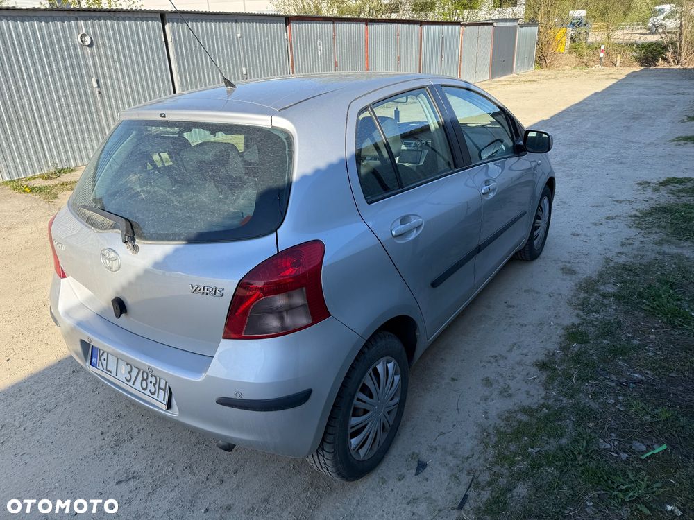 Toyota Yaris 2007 photo 3