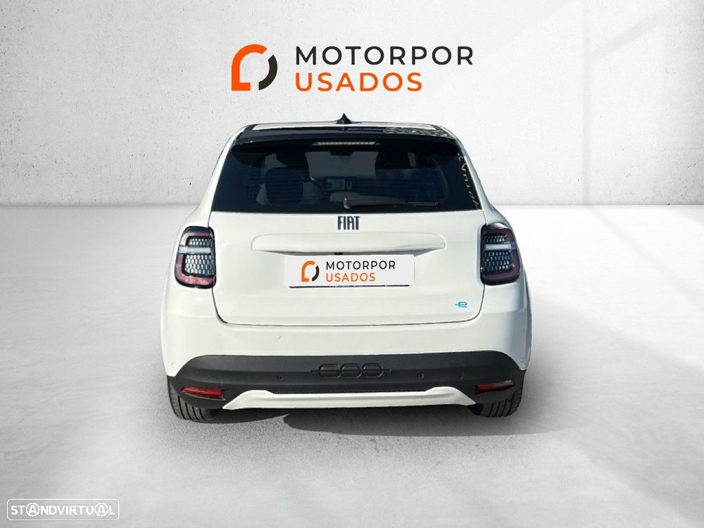 Fiat 600e 54 kWh (RED) - 5