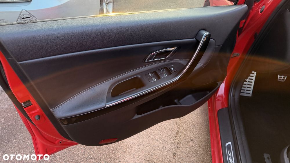 Kia Ceed 1.6 CRDi 136 ISG GT Line - 16