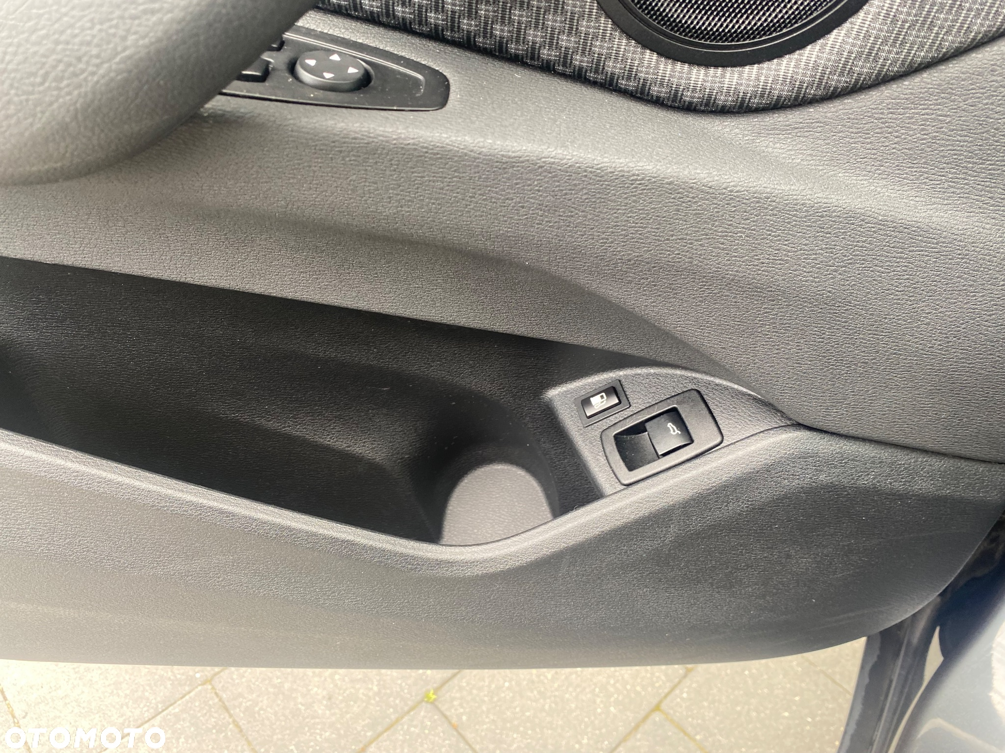 BMW X1 xDrive25e Business Edition - 6