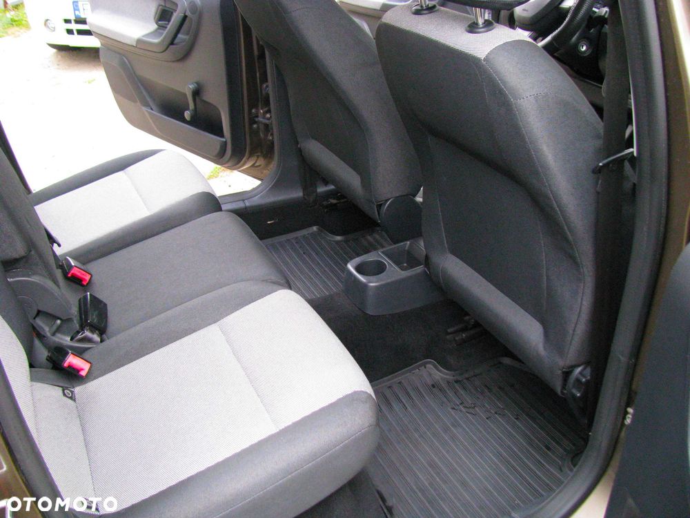 Skoda Roomster - 13