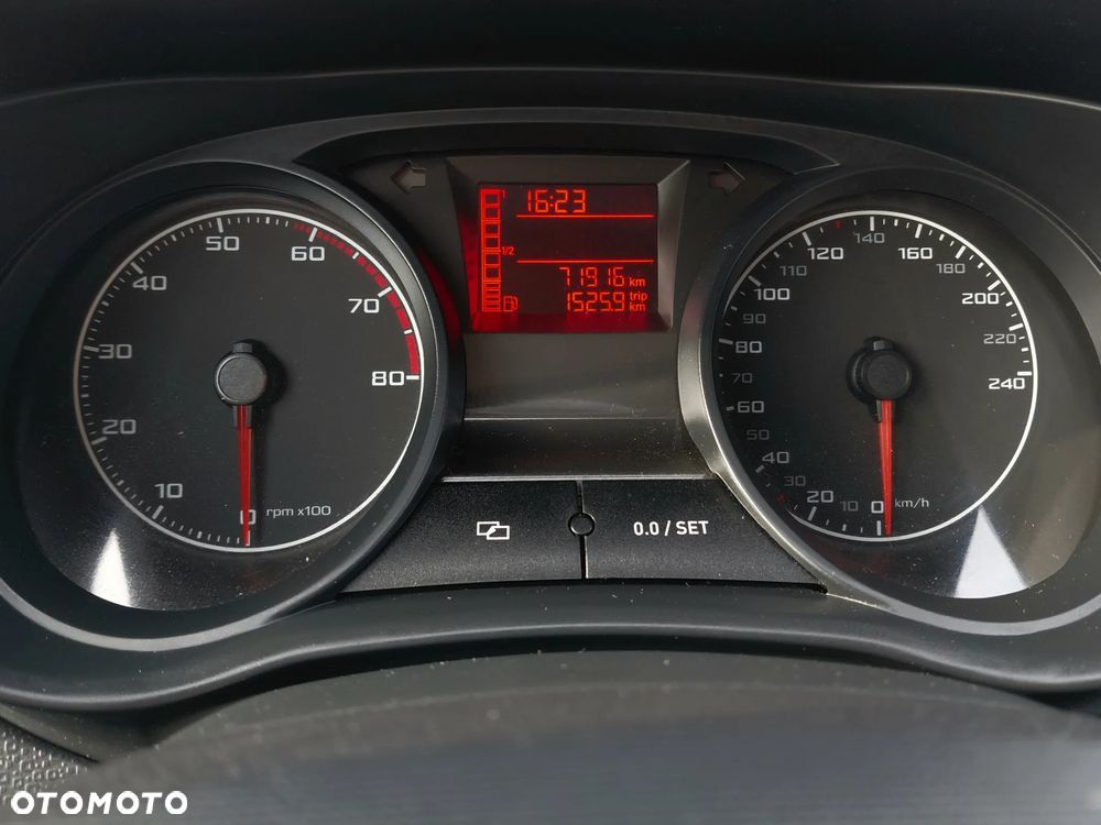 Seat Ibiza 1.4 16V Reference - 8